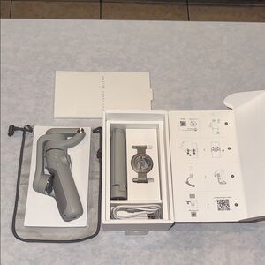 DJI Foldable Smartphone Gimbal Stabilizer - Light Gray